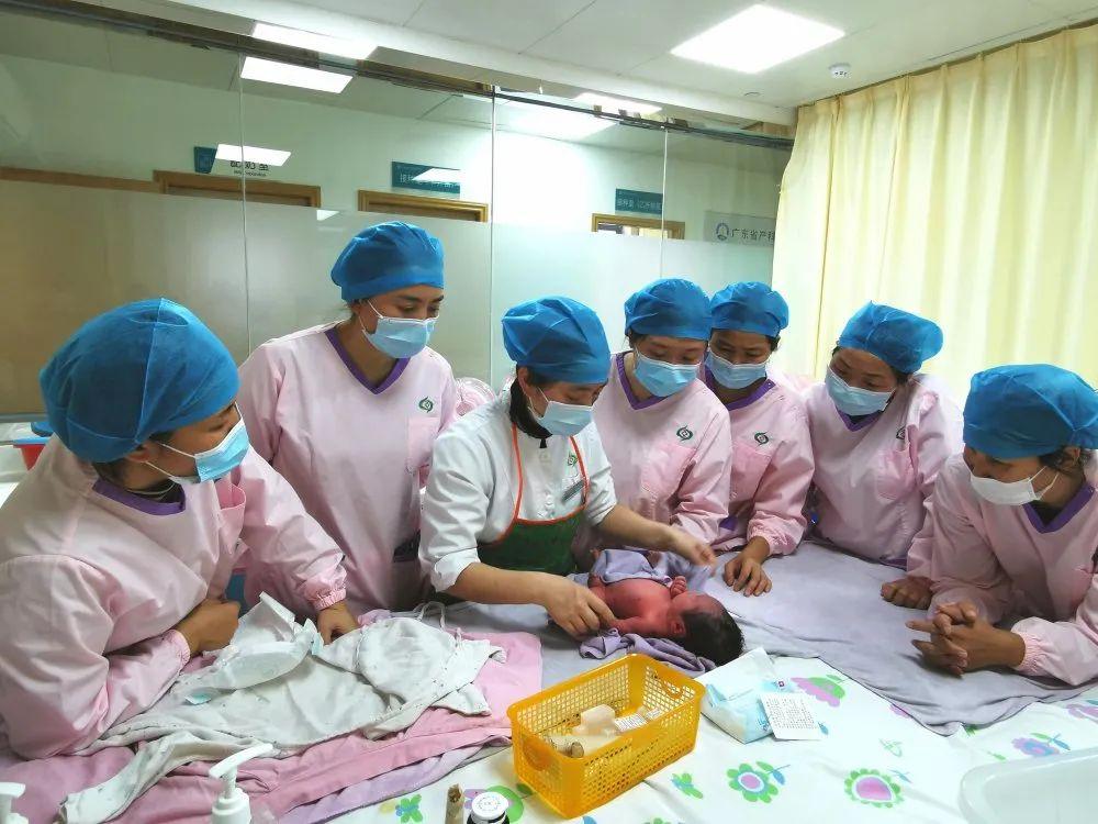 阜新妇婴监护型护送